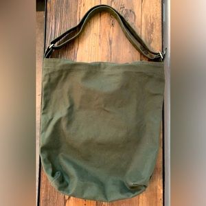 BAGGU Duck Bag Canvas Tote, Essential Everyday Tote, Spacious, in Army Green
